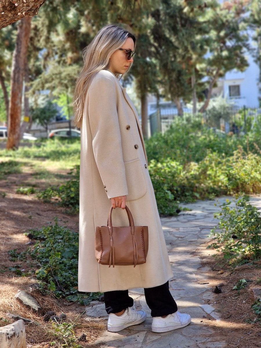 simpleneutraloutfit callista bag worn