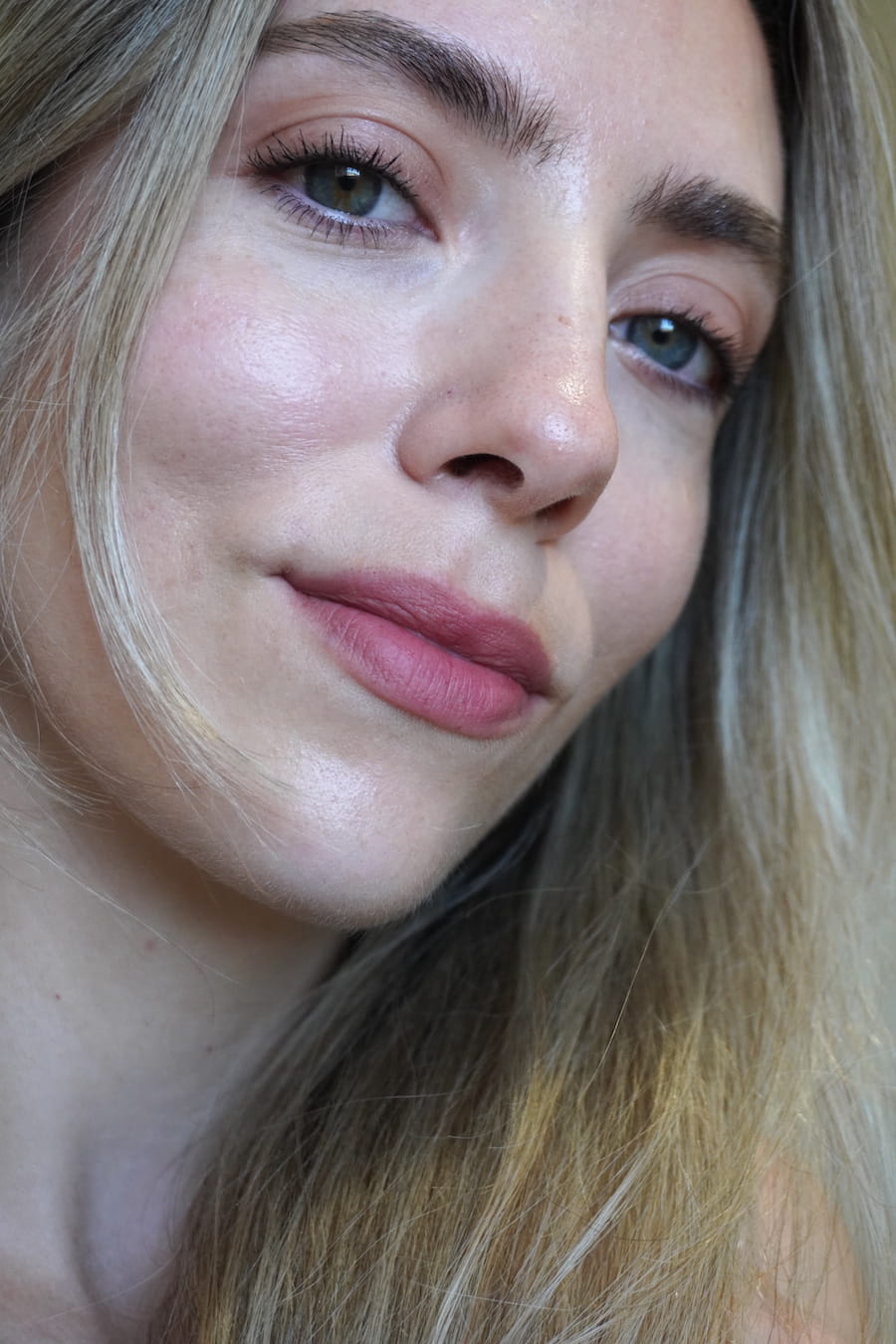 bisou balm betise lip swatch