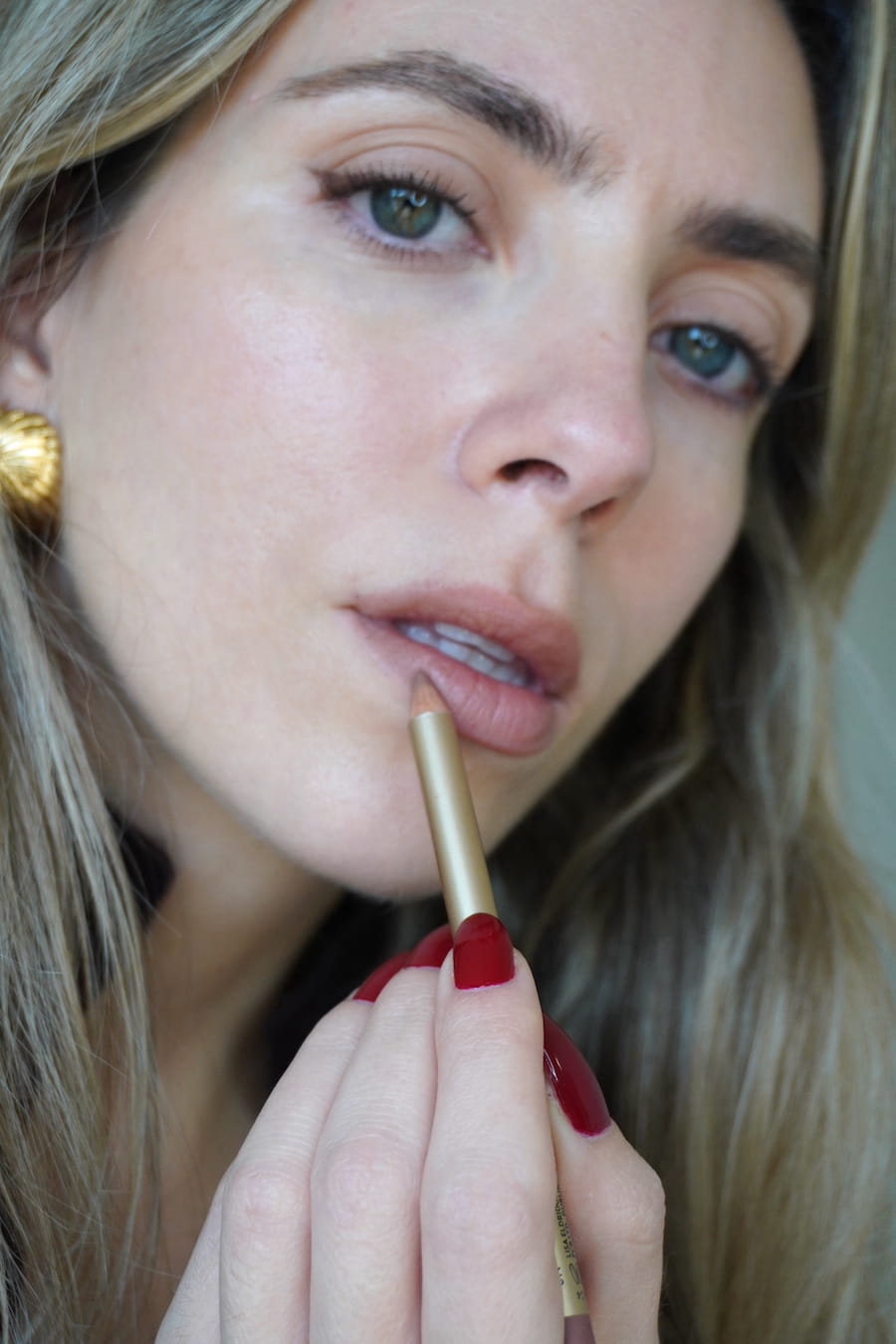 0N sculpt and shade lip liner lip swatch